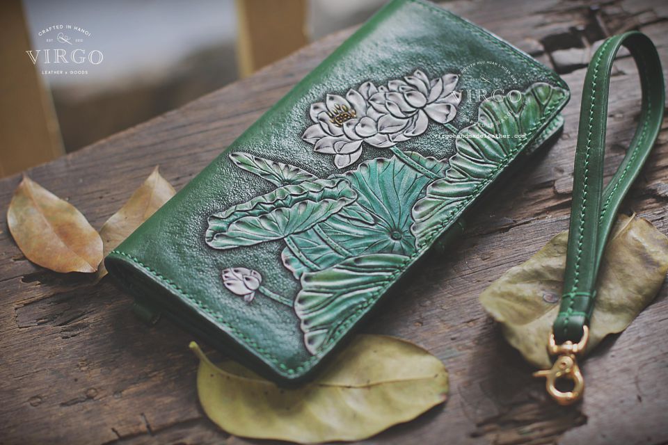 Akiko Long Wallet with detachable strap