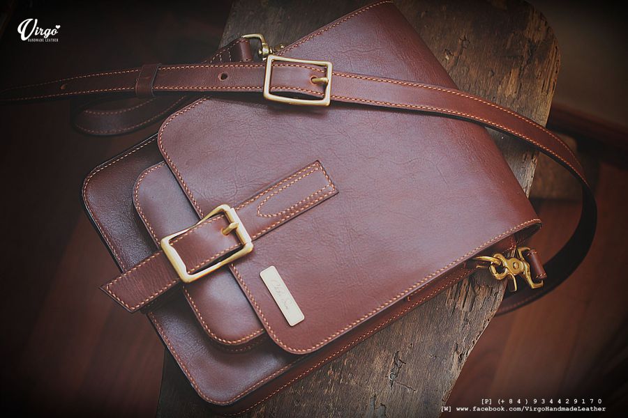 Satchel Leather Men Bag with Bronze Tag