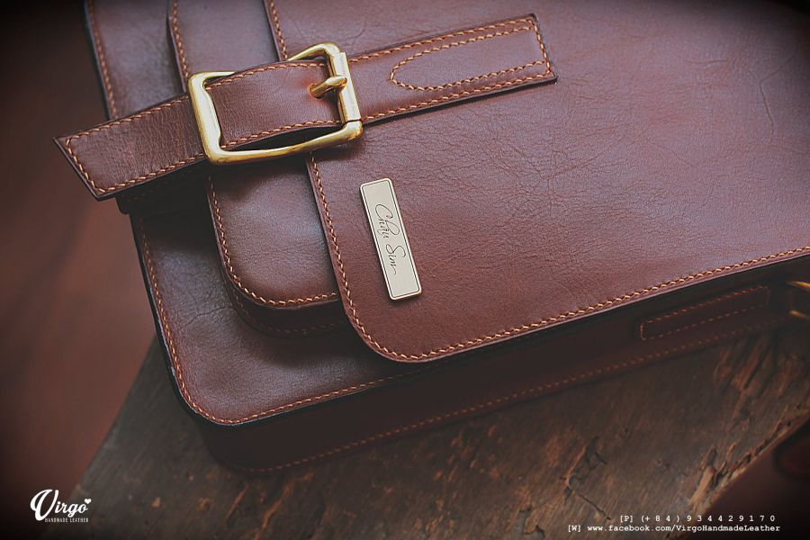 Satchel Leather Men Bag with Bronze Tag