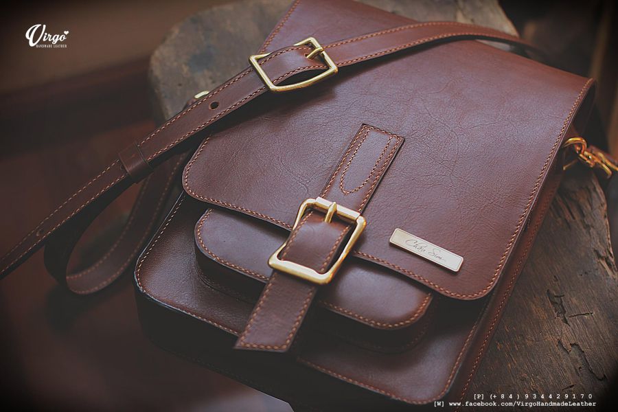 Satchel Leather Men Bag with Bronze Tag