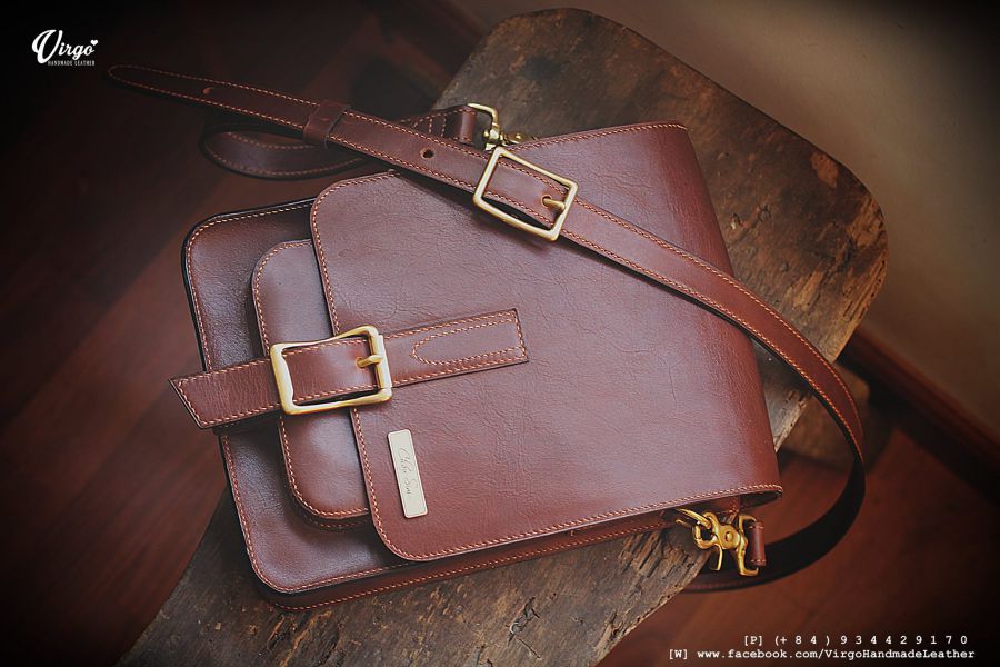 Satchel Leather Men Bag with Bronze Tag