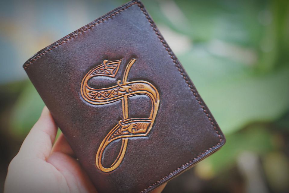 Letter S Men Carving Wallet