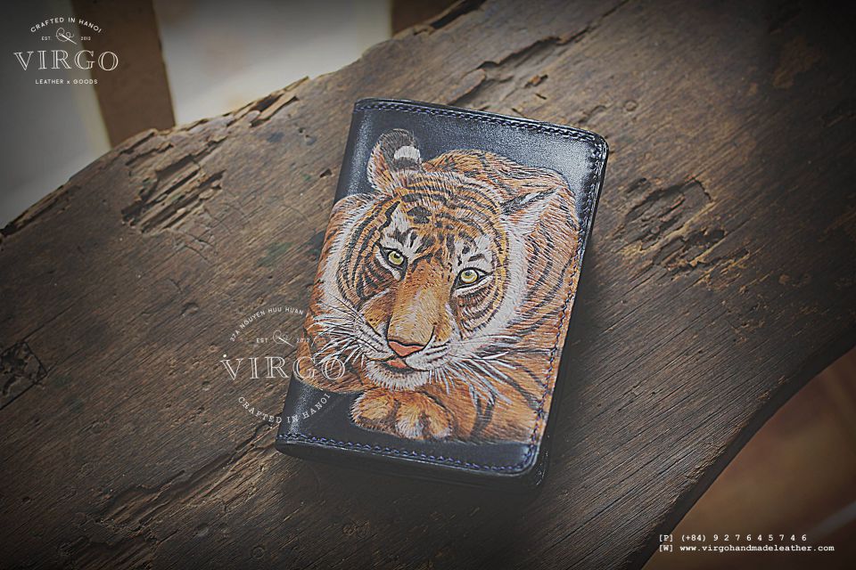 Lion Men Carving Wallet