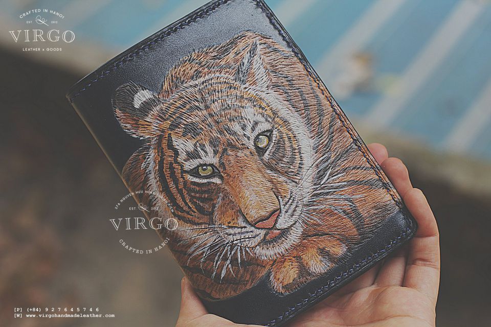 Lion Men Carving Wallet