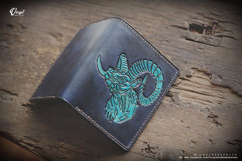 Goat Short Carving Wallet