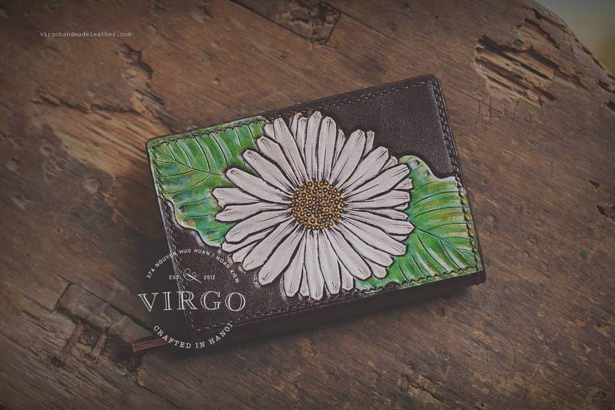 Daisy Hand Carved Short Coin Wallet